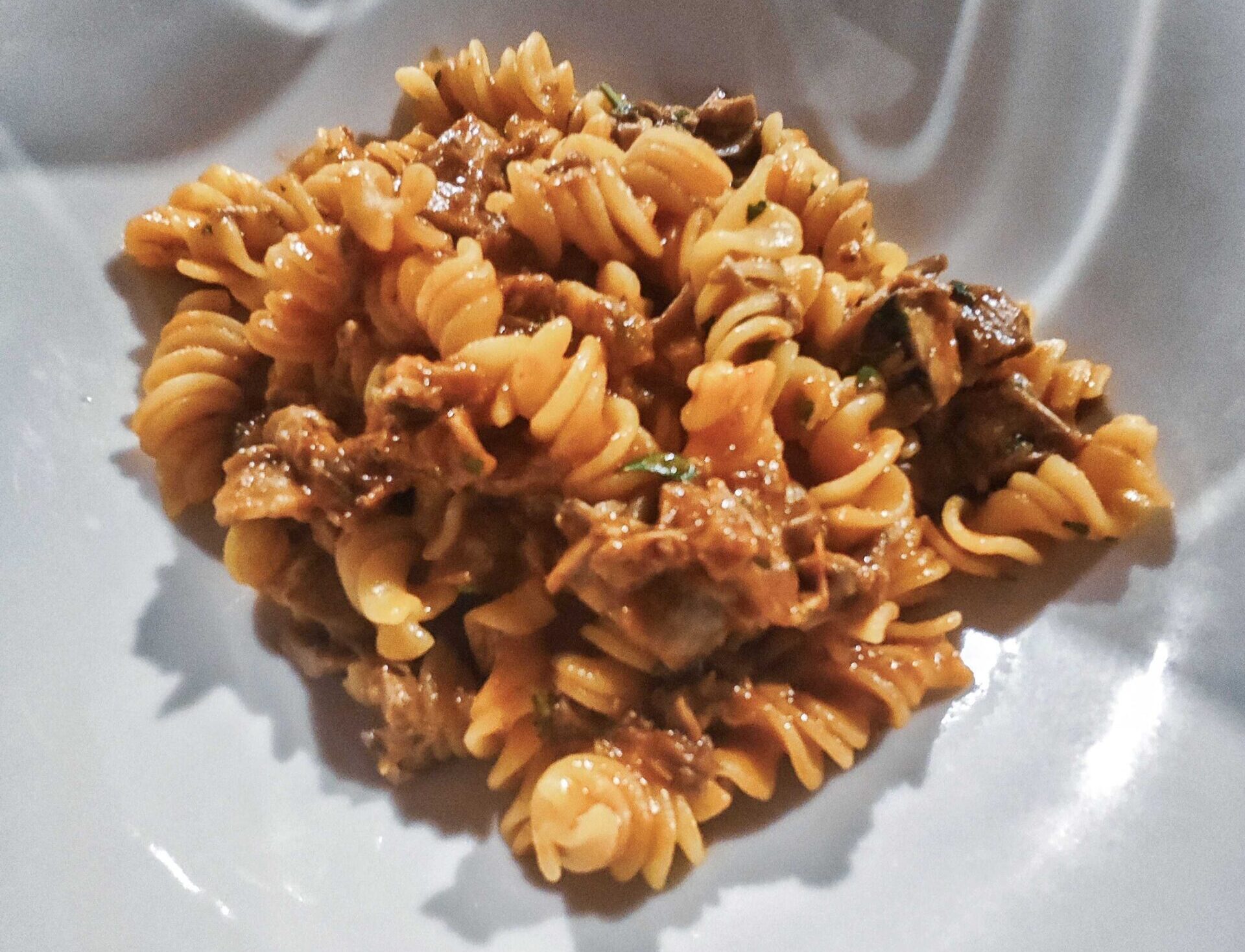 Beste Restaurants auf Sardinien mit einem Teller Entenragout-Pasta im Ristrot